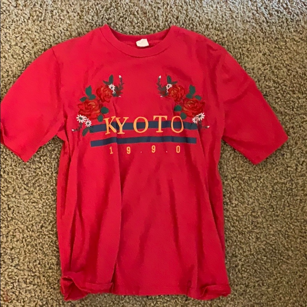 NEVER WORN URBAN OUTFITTERS TEE!!